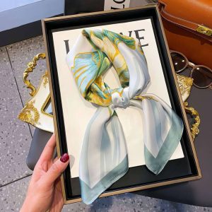 Foulard Carré – Brise Céleste Foulard Carré - Brise Céleste