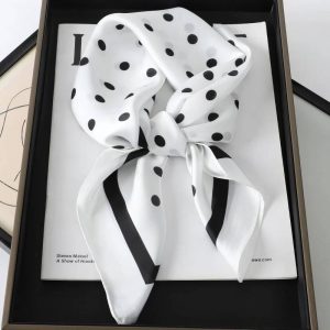 Foulard Carré - Élégance à Pois