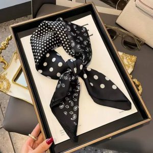 Foulard Carré - Noir Chic à Pois