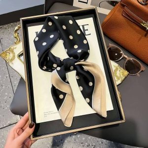 Foulard Carré - Noir & Crème Intemporel
