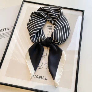 Foulard Carré - Rayures Élégance Noire