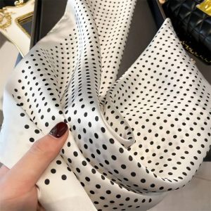 Foulard Carré – Pois Blancs Élégants Foulard Carré – Pois Blancs Élégants