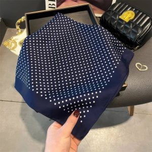 Foulard Carré – Bleu Marine à Pois Chics
