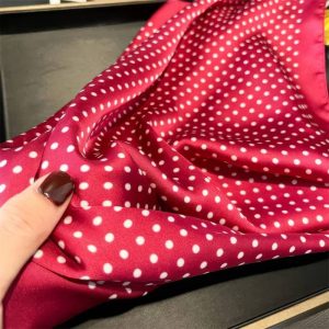 Foulard Carré – Pois Rouges Chic Rétro Foulard Carré – Pois Rouges Chic Rétro