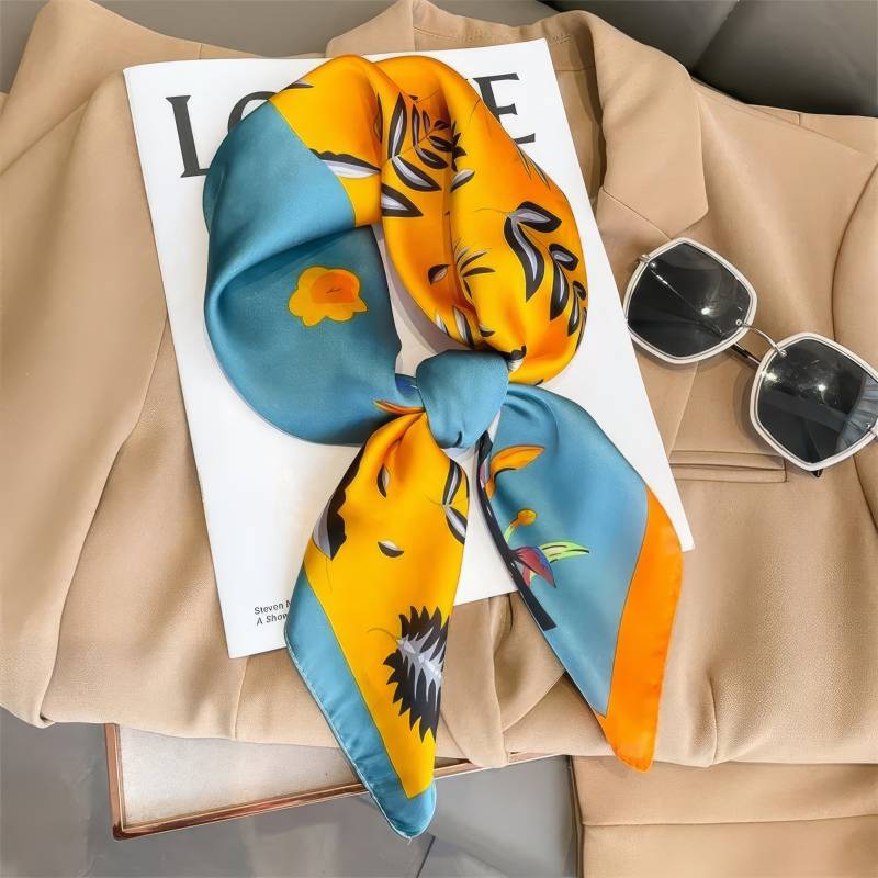 Foulard Carré – Éclat Safran & Bleu Céleste Foulard Carré - Éclat Safran & Bleu Céleste