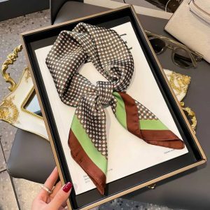 Foulard Carré - Éclat Sauge & Chocolat