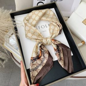 Foulard Carré – Harmonie Beige & Chocolat Foulard Carré - Harmonie Beige & Chocolat