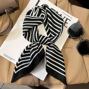 Foulard Carré - Marinière Élégance Noire