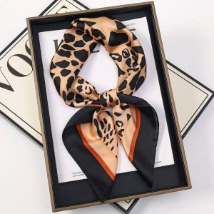 Foulard Léopard - Allure Précieuse