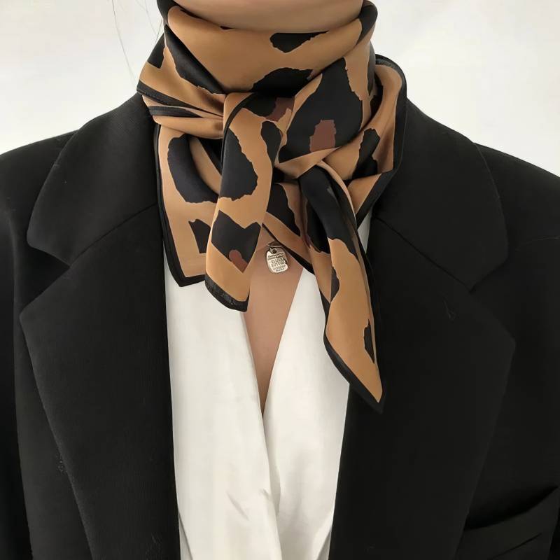 Foulard Léopard – Touche Sauvage Foulard Léopard - Touche Sauvage – Image 3
