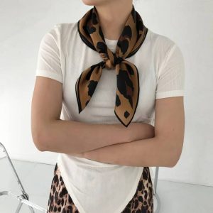Foulard Léopard – Touche Sauvage Foulard Léopard – Touche Sauvage