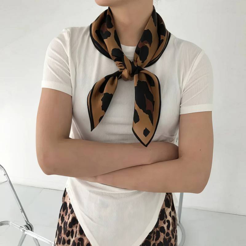 Foulard Léopard – Touche Sauvage Foulard Léopard - Touche Sauvage – Image 5