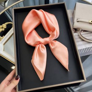 Foulard Carré - Élégance Rose Satinée