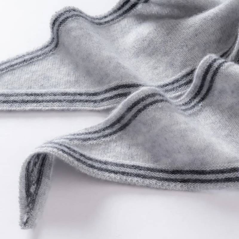 Écharpe Cachemire – Gris Perle Raffiné Écharpe Cachemire - Gris Perle Raffiné – Image 3