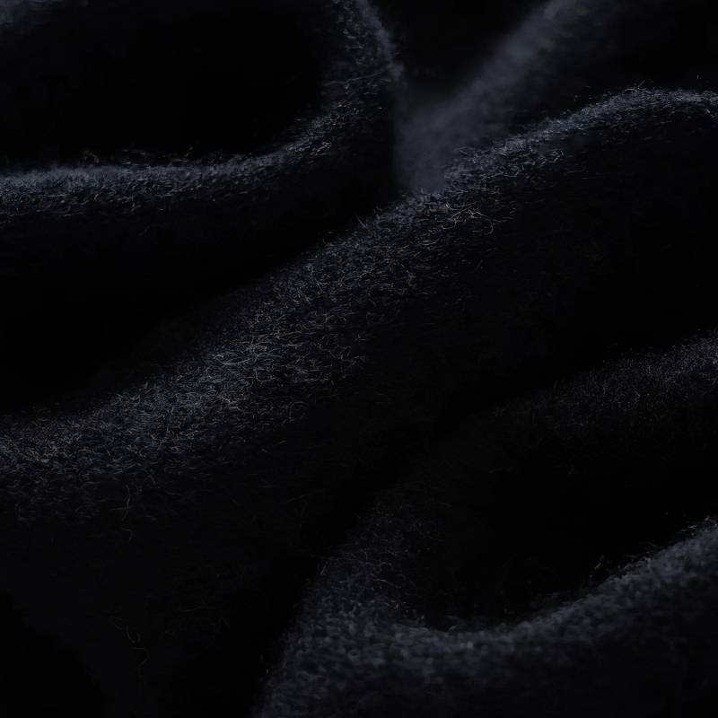 Écharpe Cachemire – Noire Élégance Intemporelle Écharpe Cachemire - Noire Élégance Intemporelle – Image 3