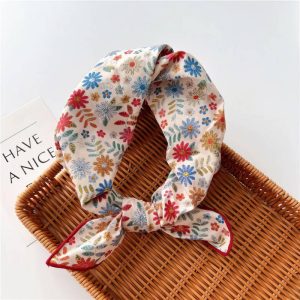 Foulard en coton – Broderies florales colorées Foulard en coton - Broderies florales colorées