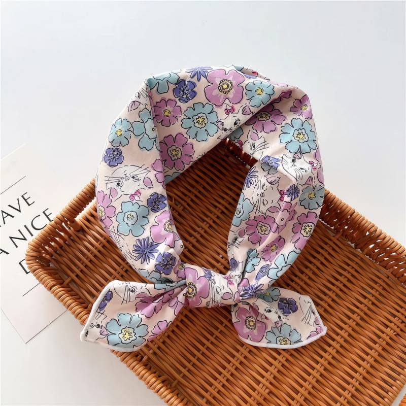 Foulard en coton – Fleurs pastel dessinées Foulard en coton - Fleurs pastel dessinées