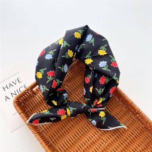Foulard en coton - Floraison pop noire