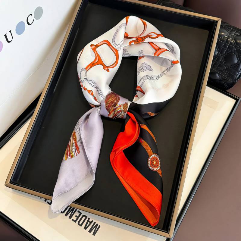 Foulard en soie – Bride Corail Foulard en soie - Bride Corail