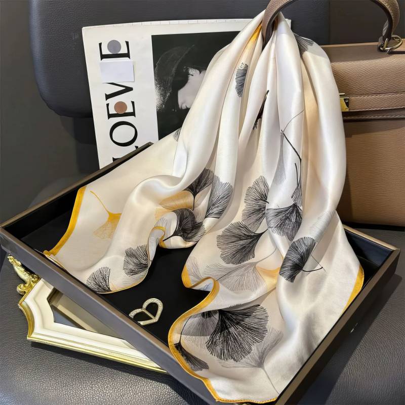 Foulard en soie – Ginkgo Ivoire Foulard en soie - Ginkgo Ivoire