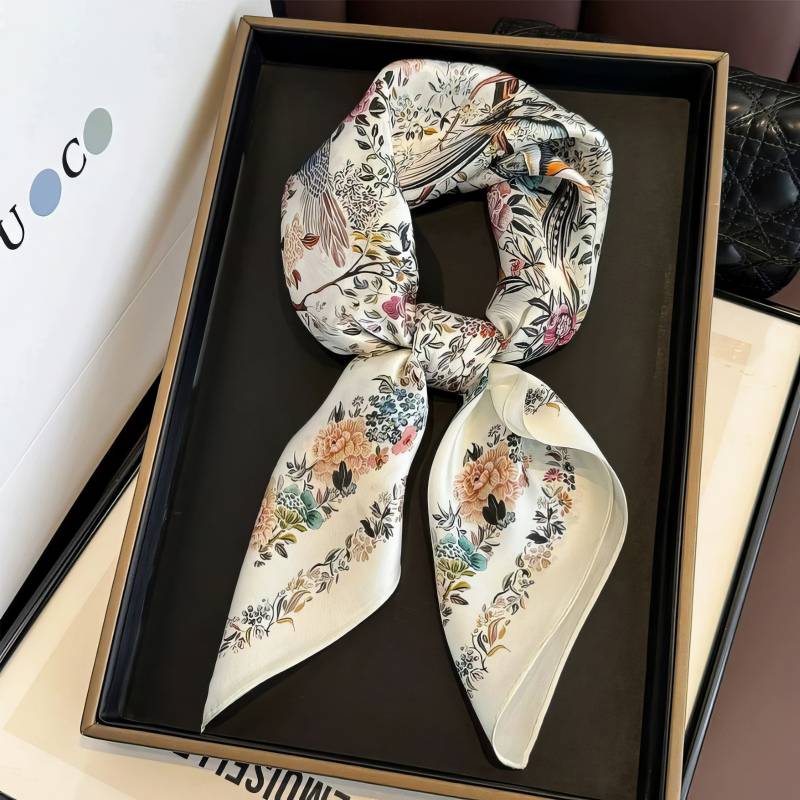 Foulard en soie – Jardin Poétique Foulard en soie - Jardin Poétique